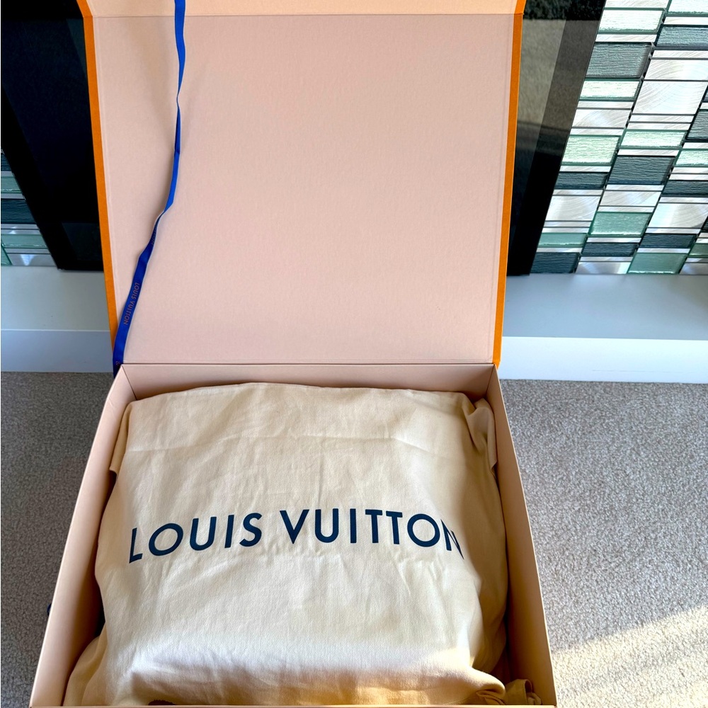BRAND NEW Louis Vuitton Neverfull MM Monogram Empreinte Cream Leather Tote Bag - Picture 11 of 16